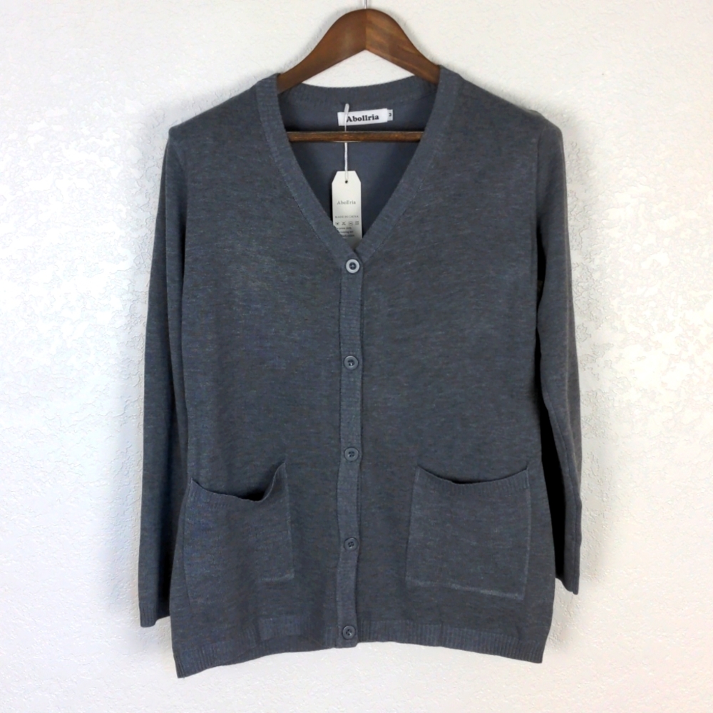 Abollria Cardigan Size Medium, Front Pockets